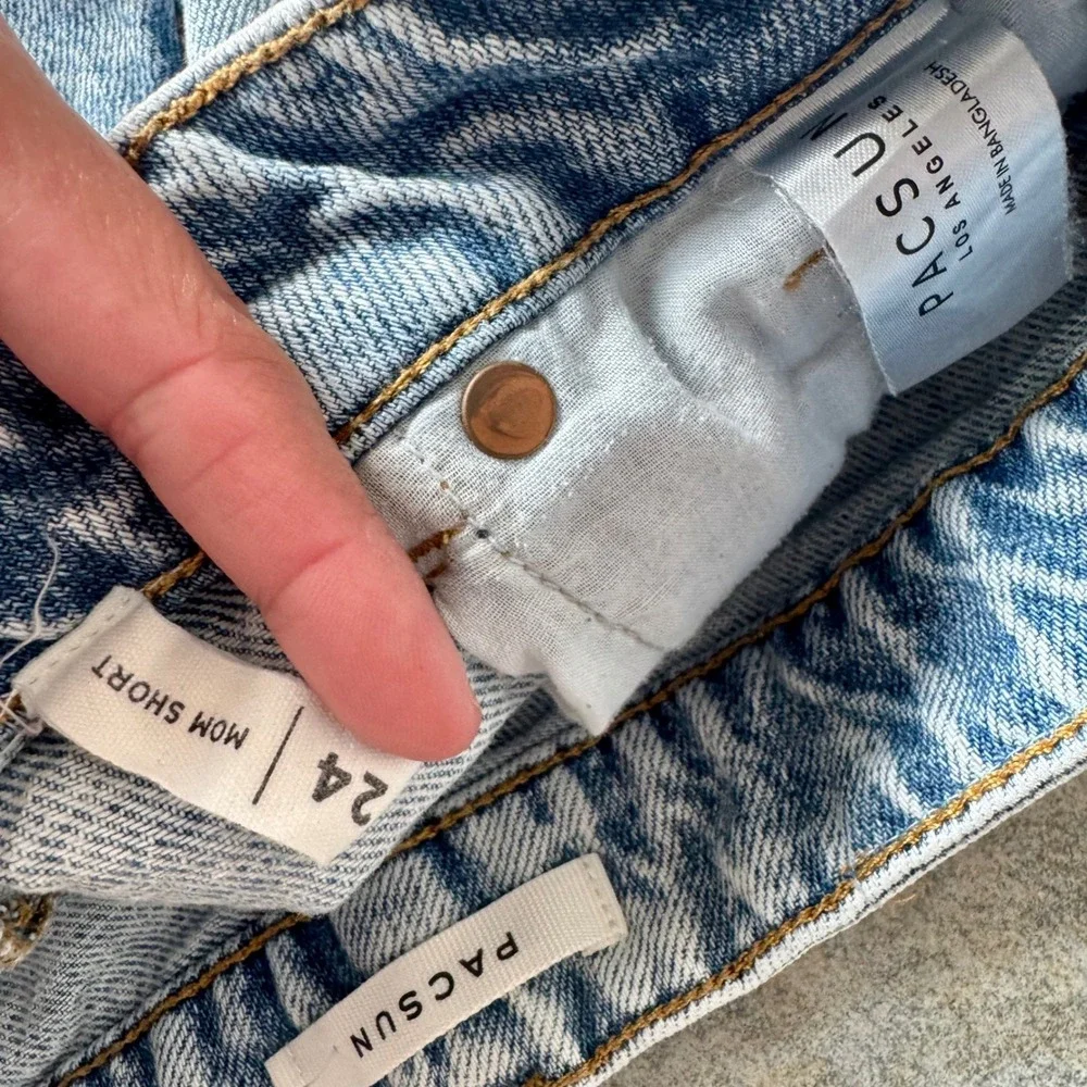 PacSun‎ Mom Shorts Size 24 Distressed High Rise Frayed Hem Denim